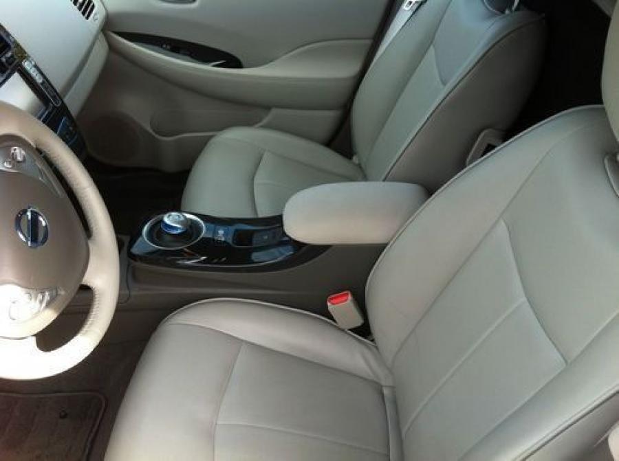  Nissan Leaf Stretch Limousine 2012 года  (фото 10 из 24)